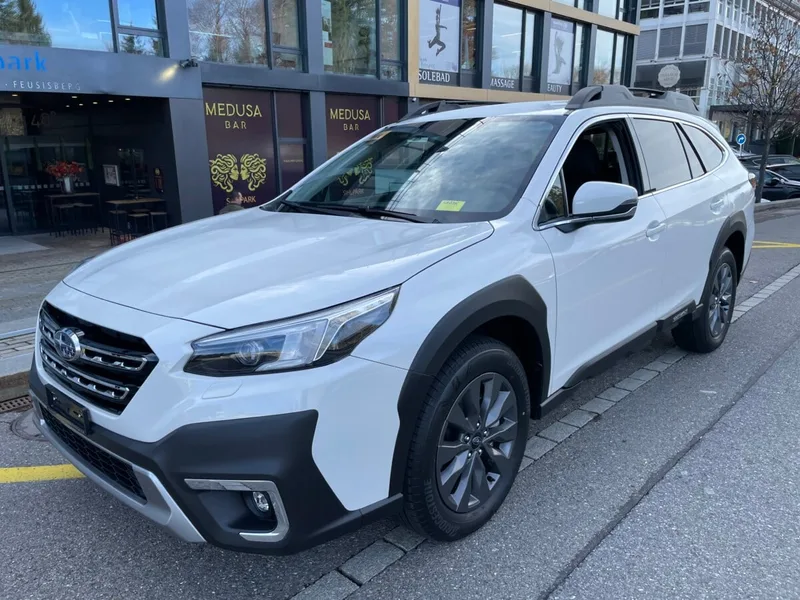 Subaru Outback in Weiss