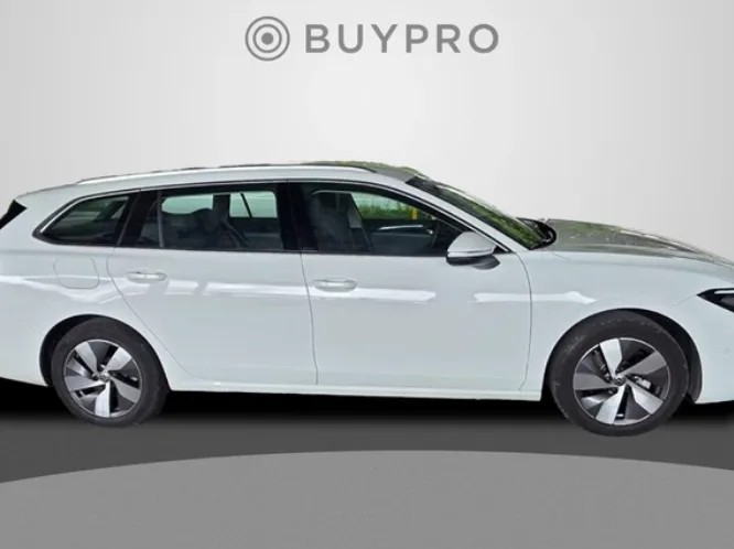 Volkswagen Passat Variant, colore Weiss