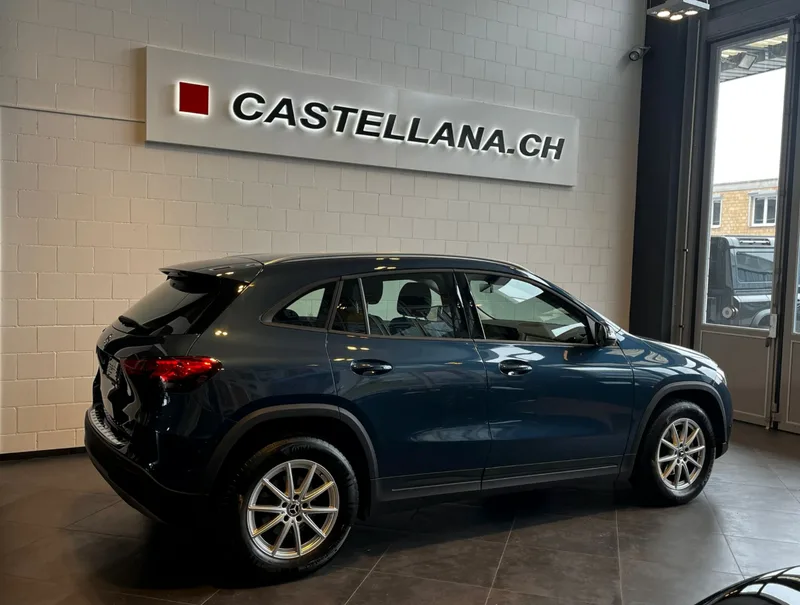 Mercedes-Benz GLA in Blau