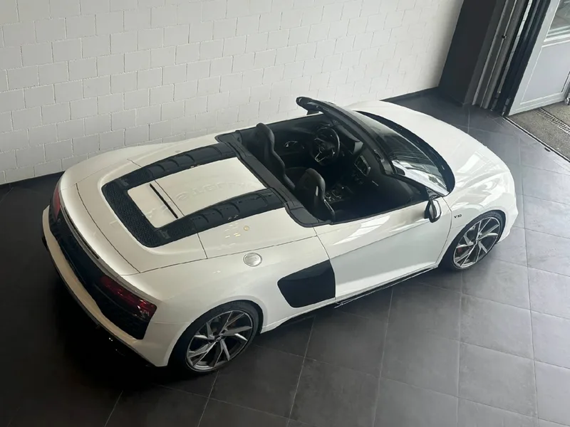 Audi R8 in Weiss