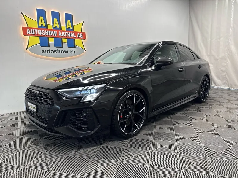 Audi RS3, colore Schwarz