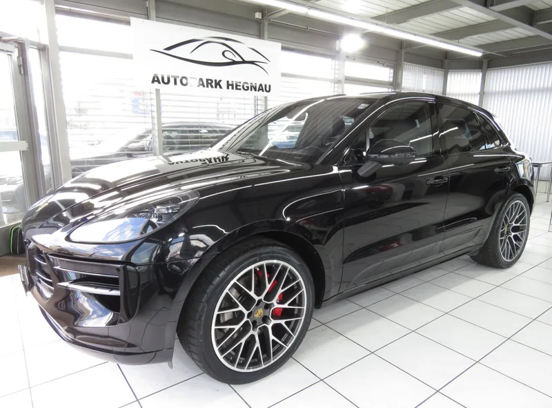 Porsche Macan, colore Schwarz