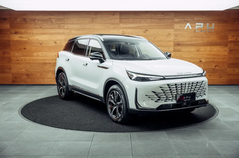 Baic X7 in Weiss