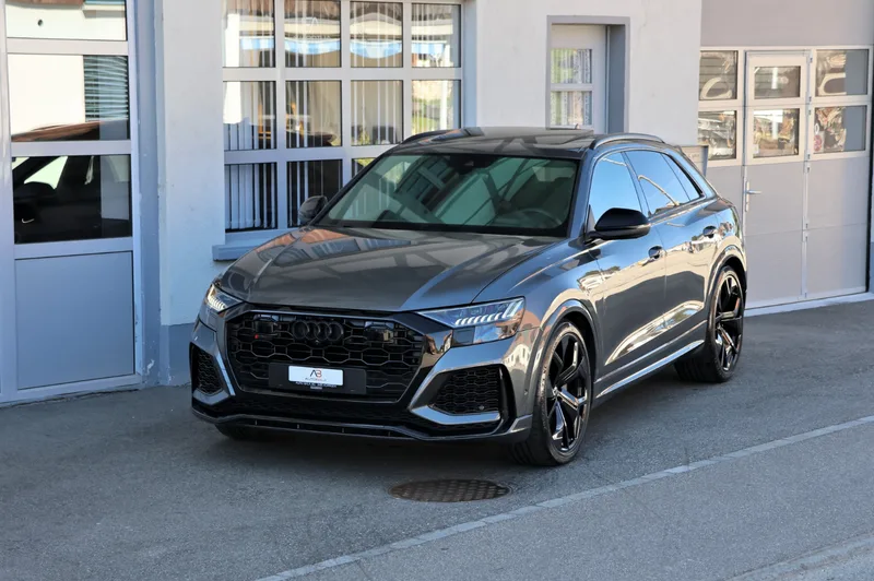 Audi RS Q8, colore Grau