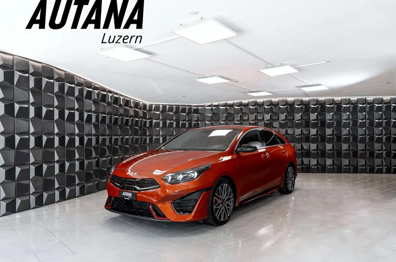 Kia Proceed in Orange