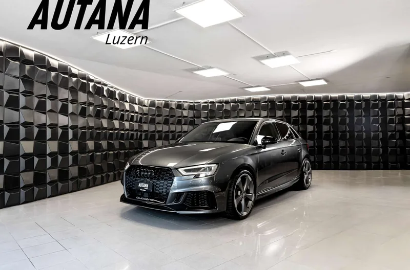 Audi RS3, colore Grau