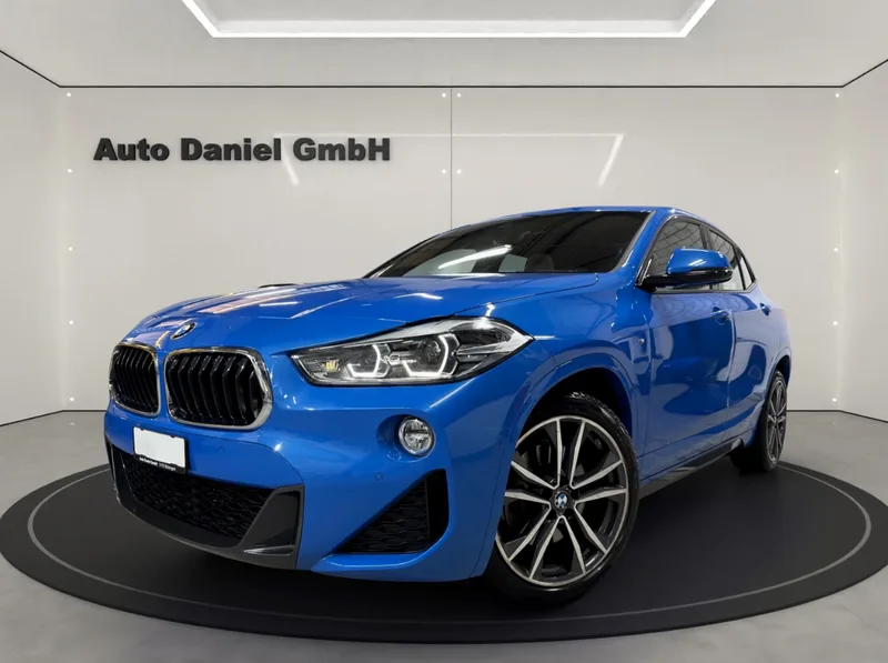 BMW X2 in Blau