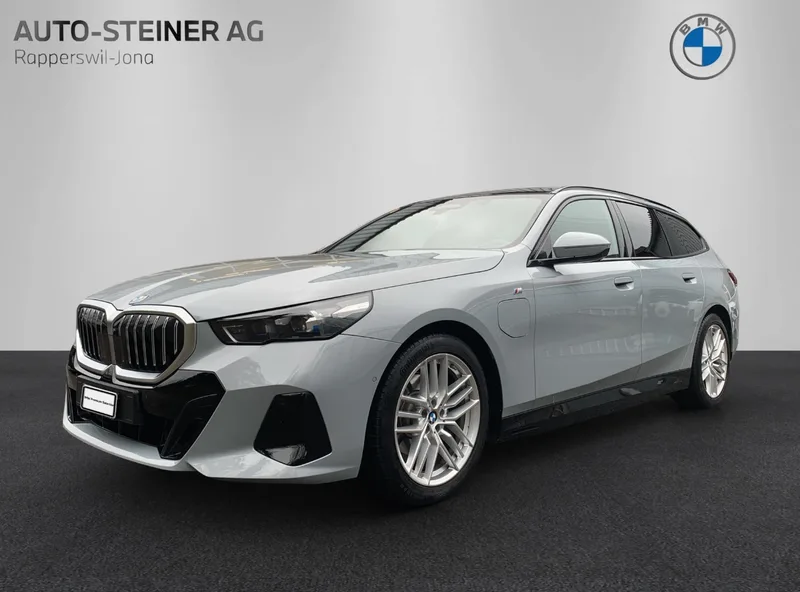 BMW 530e Xdrive Touring in Grau