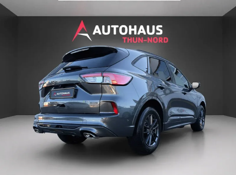 Ford Kuga in Grau