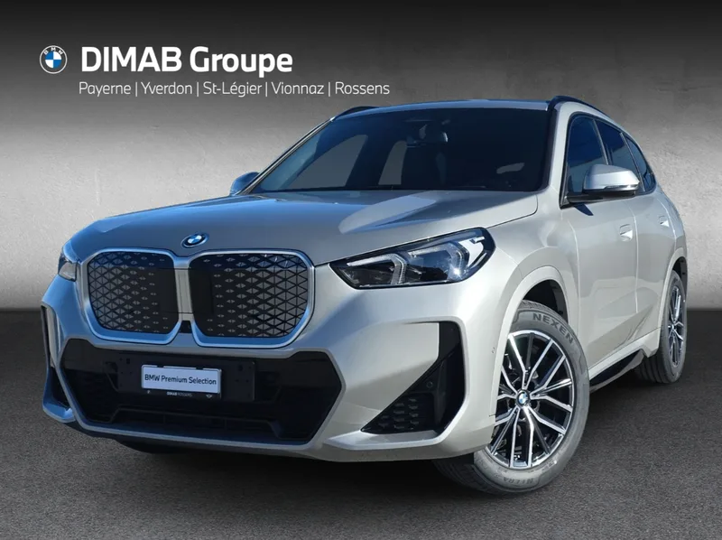 BMW Ix1, colore Schwarz