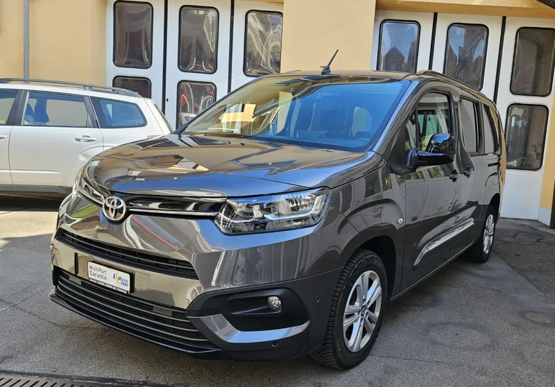 Toyota Proace City Verso in Grau