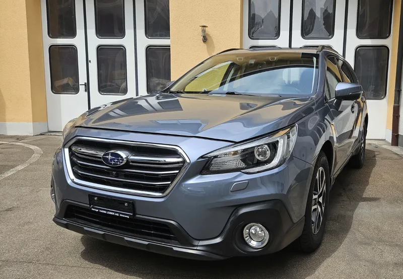 Subaru Outback in Grau