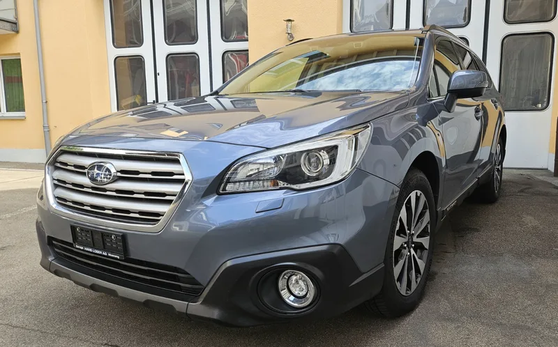 Subaru Outback in Grau